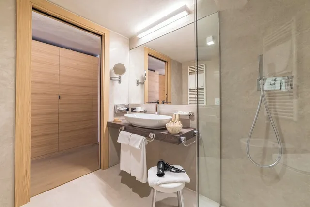 غرفة سوبيريور بسرير كوين، Hotel Excelsior Planet 8/9