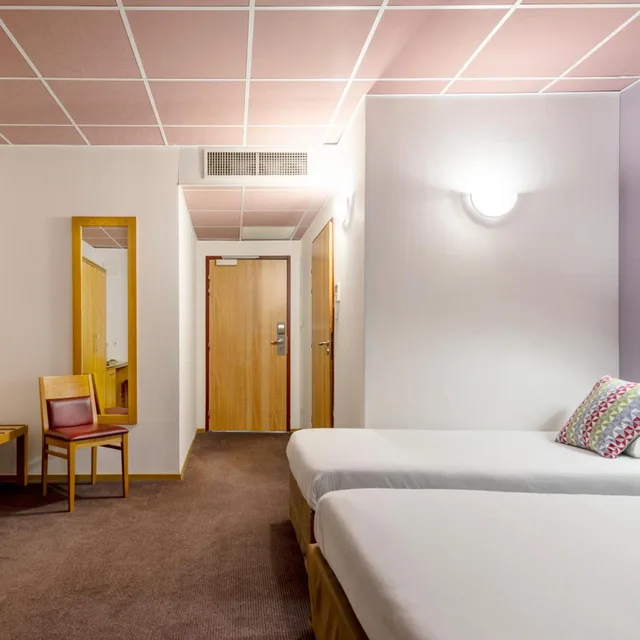 غرفة ثلاثية بسرير مزدوج وسرير فردي، Hotel Campanile Metz Nord - Talange 3/9