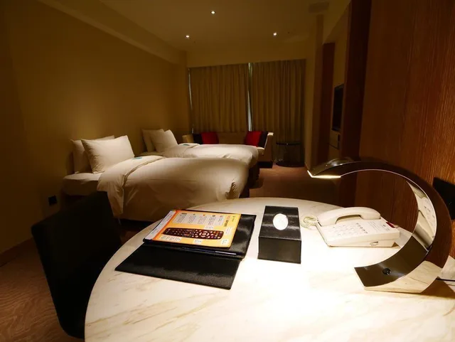 Family Suite, Deluxe, King and Twin Beds, Kaohsiung International Plaza 2/2