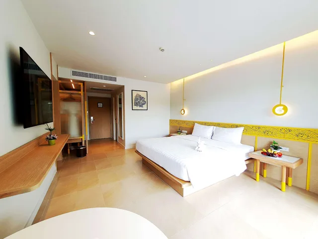 غرفة سوبيريور بسرير كينج بإطلالة على الحديقة، Novotel Rayong Rim Pae Resort 1/9