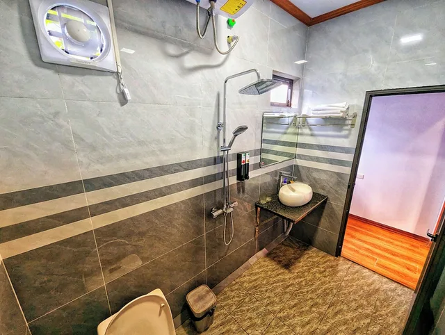 غرفة بريميوم بسرير كينج بإطلالة على الجبل، Ninh Binh Greenland Homestay 10/10