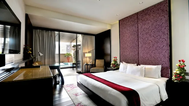 Deluxe, King Bed, Bathtub, Royal Orchid Jaipur 1/10