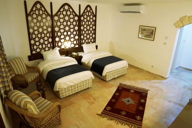 غرفة قياسية بسريرين منفصلين، Old Village Resort Petra 4/10