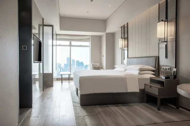 Room, King Bed, City View, Chongqing Marriott Hotel 3/8