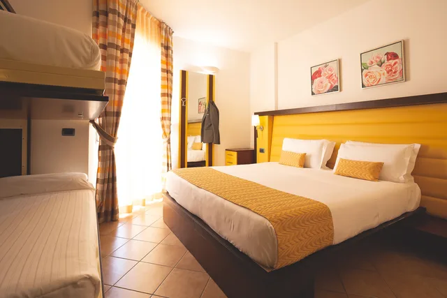 Quad Comfort with Balcony، Park Hotel Marinetta 2/4