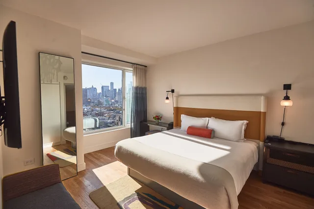 غرفة بريميوم بسرير كينج بإطلالة على المدينة في طابق مرتفع، Hotel Indigo Lower East Side New York 6/10