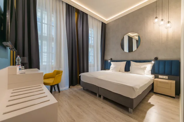 Connecting, Family, Alta Moda Hotel by Mellow Mood Hotels 1/4