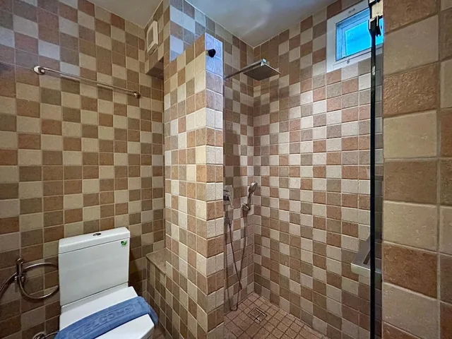 Family, King and Twin Beds, Pool Access، Grandblue Resort 9/10
