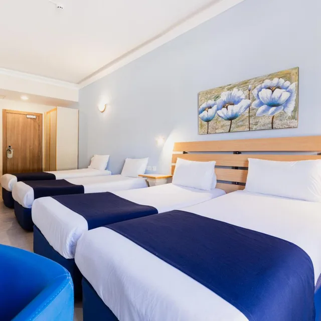 Room, Quadruple, Inland View، Xemxija Bay Hotel (ex Porto Azzurro) 1/9