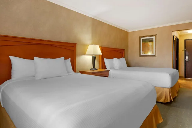 جناح بسرير كينج، Best Western Davison Inn 4/10