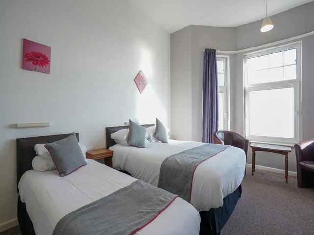 غرفة عائلية بسرير مزدوج، Oyo Shanklin Beach Hotel 2/6