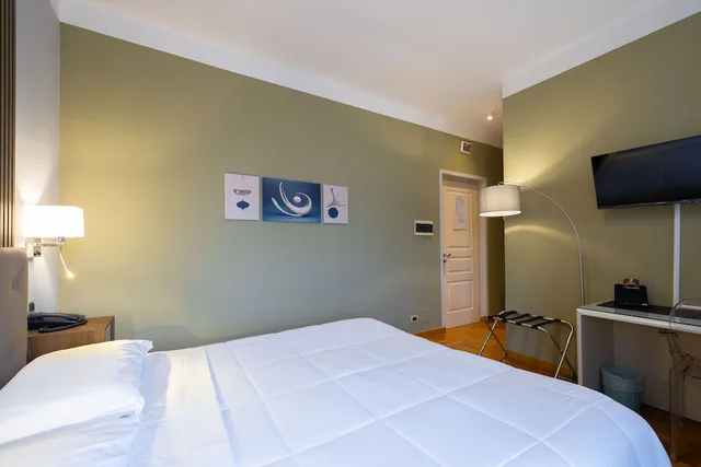 Comfort, Double Bed, Hill View، La Ferté Restaurant And Suites 3/6