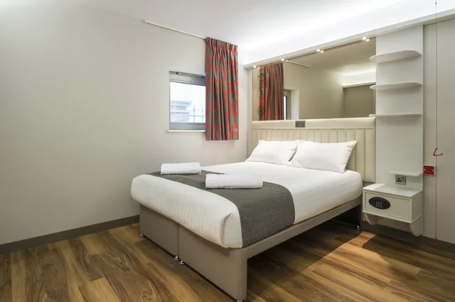 غرفة مزدوجة لذوي الإعاقة، Point A Hotel Glasgow 1/2