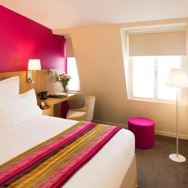 Luxury, Double Bed, Bathtub, Hotel Cordelia 3/4
