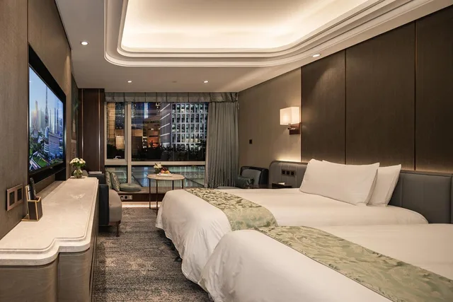 Superior Garden View Twin Room, Oriental Riverside Hotel Shanghai International Convention Center 1/5