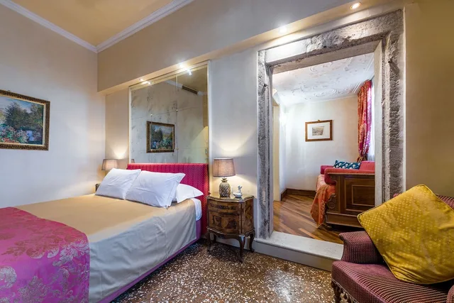 غرفة سوبيريور بسرير كوين، Palazzo Odoni 3/6