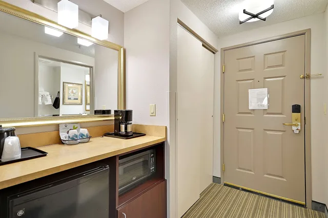 جناح بسرير كينج بغرفة نوم واحدة لذوي الإعاقة، Country Inn Suites By Radisson Charleston North Sc 9/10
