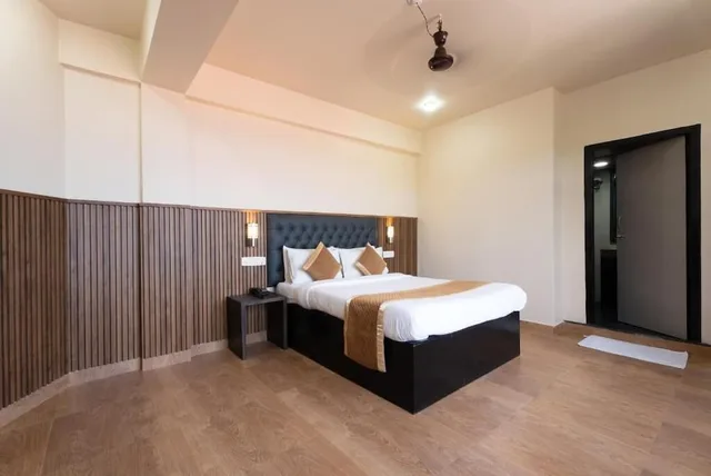 Executive, Queen Bed, Sea View, Hotel Mainak 9/10