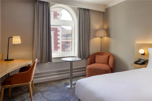 Room, Double Bed, Hilton York 3/10
