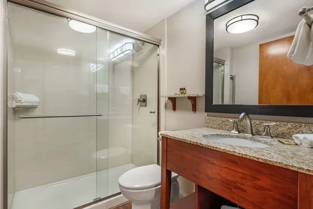 جناح بسرير كينج، Best Western Plus Peak Vista Inn & Suites 3/3