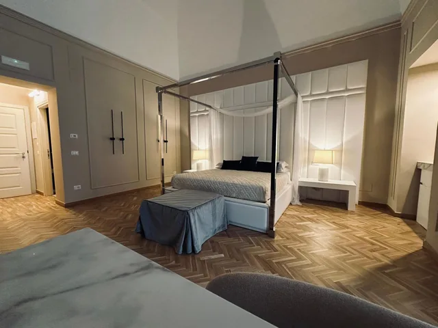 جناح جونيور بشرفة، Palazzo Bonomi 3/5