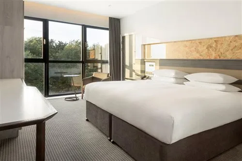 Room, Double Bed, Doubletree By Hilton Edinburgh Queensferry Crossing 1/1