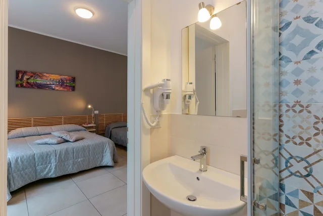Room, Triple, 1 Queen and 1 Single Bed, B And B Bentivogli 6/6