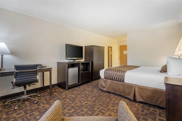 غرفة بسرير كينج، Best Western Plus Inn Of Hayward 3/8
