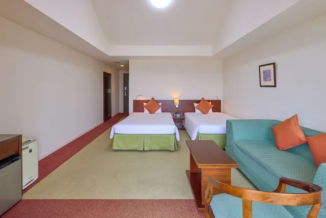 غرفة تنفيذية بأربعة أسرّة في طابق مرتفع، Hotel Yugaf Inn Okinawa 3/10