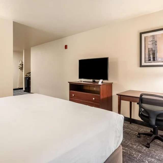 استوديو بسرير كينج، Cobblestone Hotel & Suites - Newport 3/4
