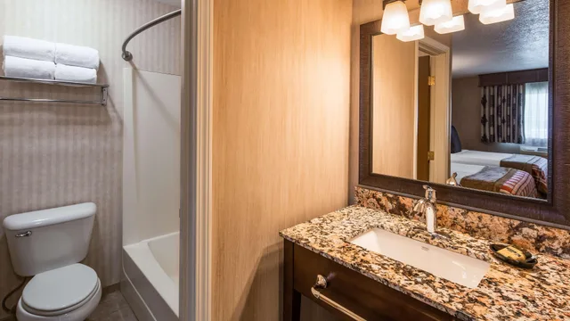 غرفة بسريرين كوين يُسمح فيها بالحيوانات الأليفة، Best Western Plus Flathead Lake Inn And Suites 4/4