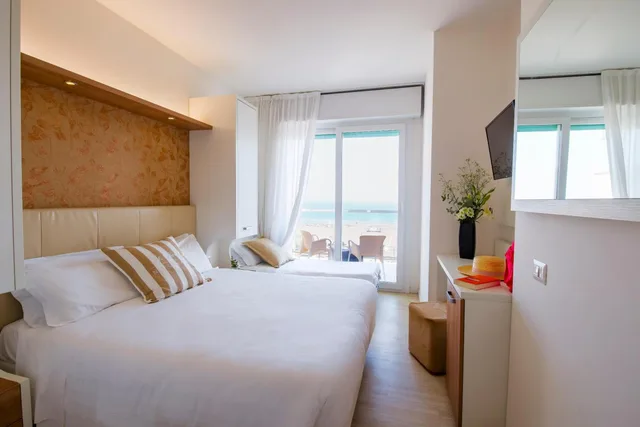 غرفة قياسية ثلاثية بإطلالة على البحر، Eurhotel 1/10