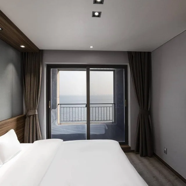غرفة ديلوكس بسرير كينج بشرفة، Western Grace Hotel 9/10