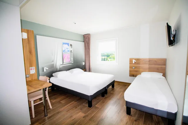 غرفة ثلاثية، B And B Hotel Montelimar Sud 3/7
