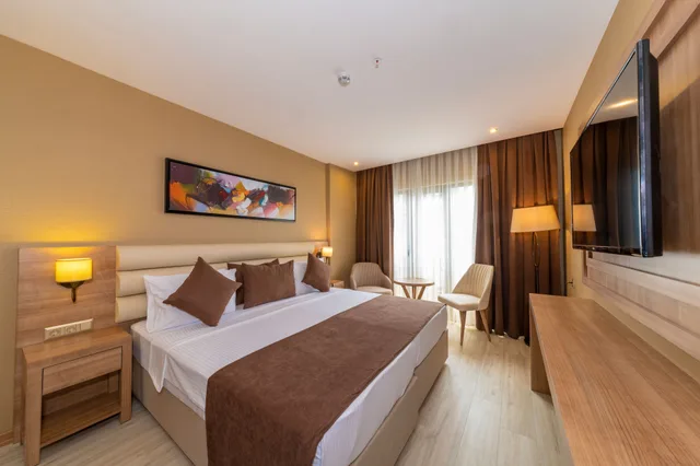 جناح ديلوكس، 38 Hotel 2/4