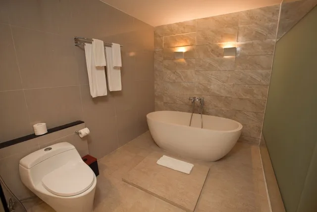 Lagoon, Suite, King Bed, Pool Access، d'Nusa Beach Club and Resort 2/3