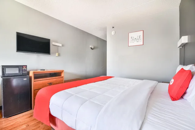 غرفة قياسية بسرير مزدوج، OYO Townhouse Inn Jacksonville near Little Rock Air Force Base 1/5