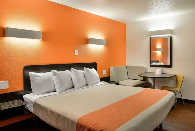 غرفة ديلوكس بسرير كينج لذوي الإعاقة، Motel6 Toledo, OH 5/10