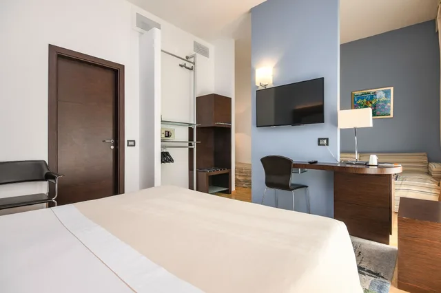 جناح جونيور بسرير كينج وسريرين منفصلين، Hotel City 3/8