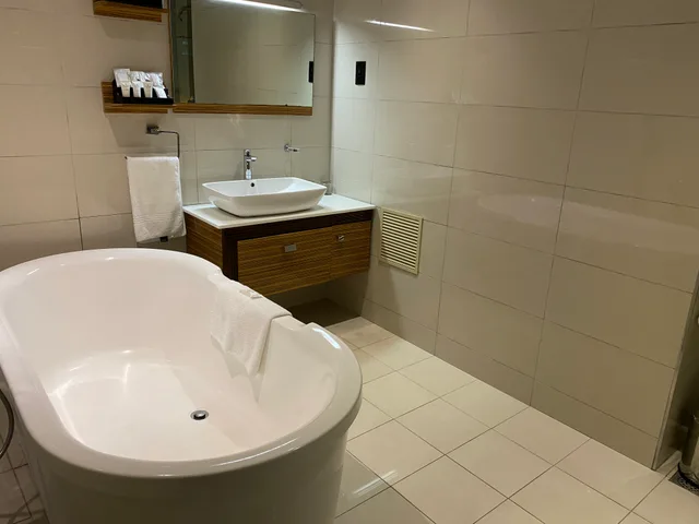 Executive, Suite, King Bed, Coastlands Umhlanga Hotel 4/7