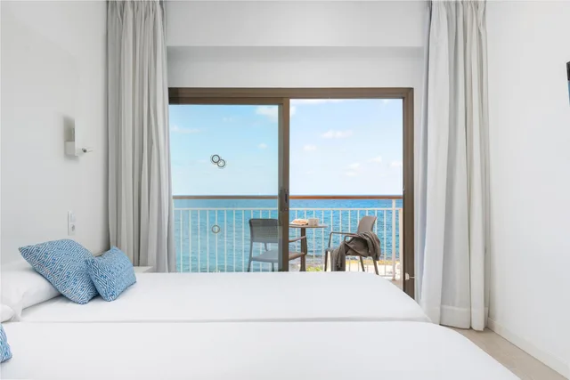 Room, Twin Beds, Sea Front، Hotel Atolon & Kaafu Beach Club 5/10