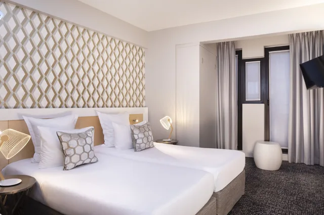 Twin or Double Room, Hotel Paris Bastille 1/10
