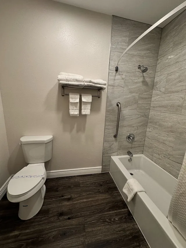 غرفة مفردة بسرير كينج، Americas Hotel El Paso Medical Center 9/10