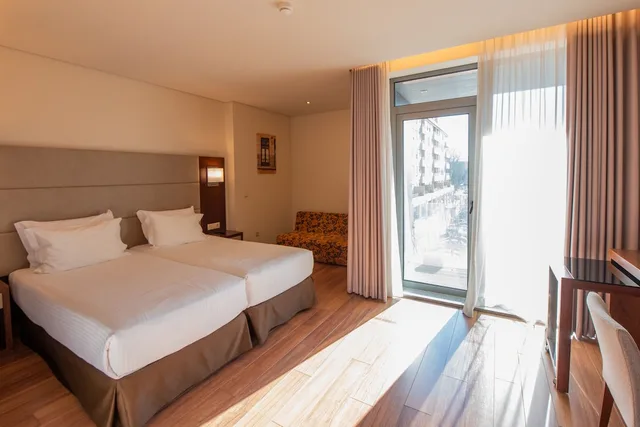 غرفة بشرفة مفردة بسريرين منفصلين، Eurostars Oporto 3/6