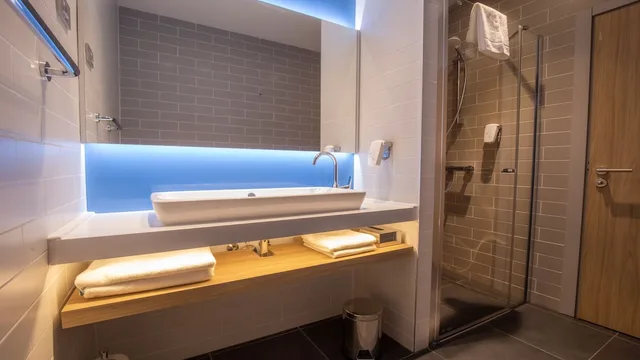 Standard, Single Bed, Holiday Inn Express Ljubljana 4/5