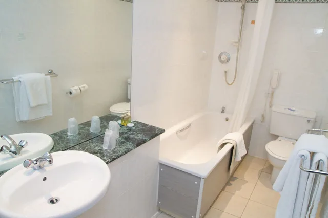 غرفة كلاسيكية بسريرين منفصلين، NETHYBRIDGE HOTEL 6/8