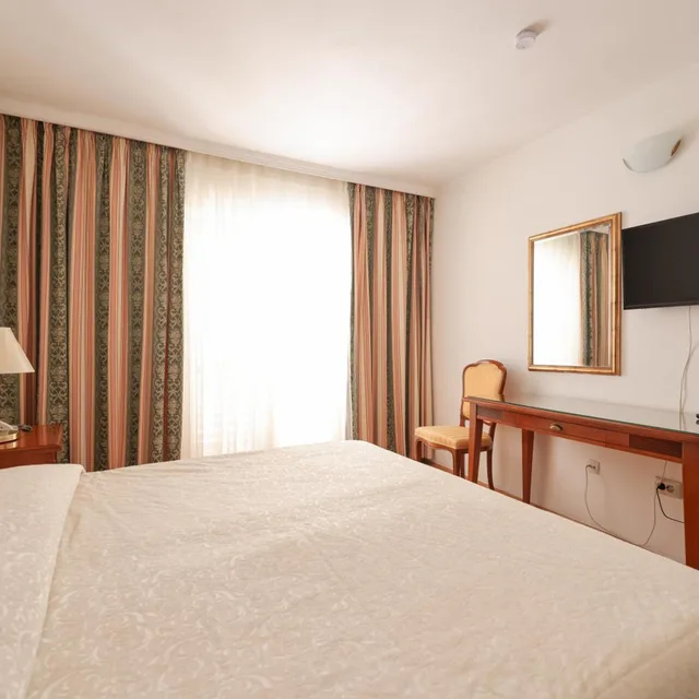 Comfort, Double Bed, Sea Side, Side, Balcony، All Inclusive Hotel Val 4/10