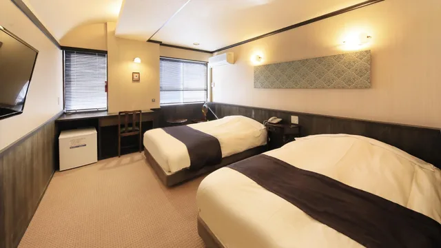 غرفة بسريرين منفصلين بإطلالة على المدينة، Kishigon Ryokan 1/1