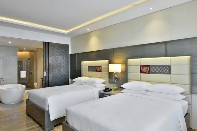 Executive, 2 Double Beds, Balcony, Jw Marriott Hotel Mumbai Sahar 3/9