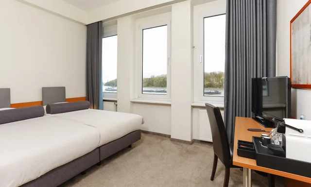 غرفة سوبيريور بسرير مزدوج بإطلالة على النهر، Hotel Am Rhein Wesseling 3/7